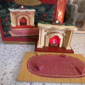 vintage 1993 hallmark decoration lights up.